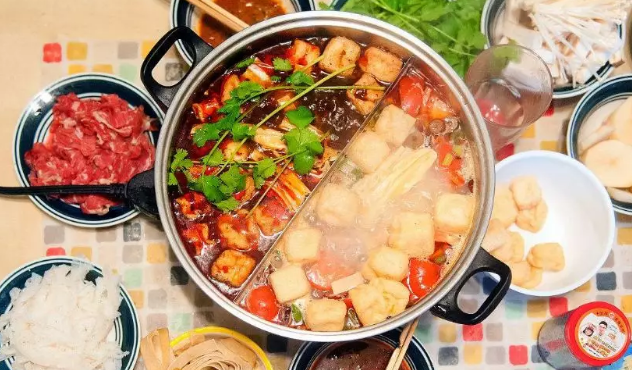2018中國火鍋品類報告：關(guān)店數(shù)減少，開店數(shù)增加