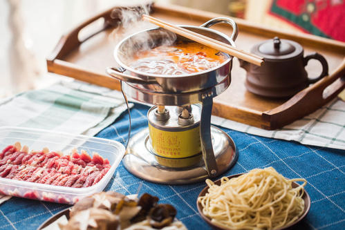 鍋食材超市遍地開花，火熱勢頭能否保持？是時候來約個會了！
