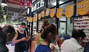 把廚房搬進超市，跟餐飲店搶生意，預制菜成零售企業(yè)“引流利器”